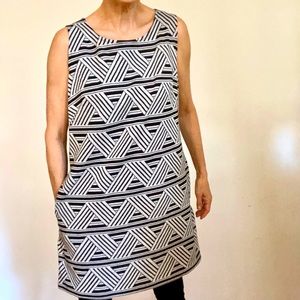 AgnesB Womens Knit Geometric Pattern in black & white A-line dress Sz: Medium